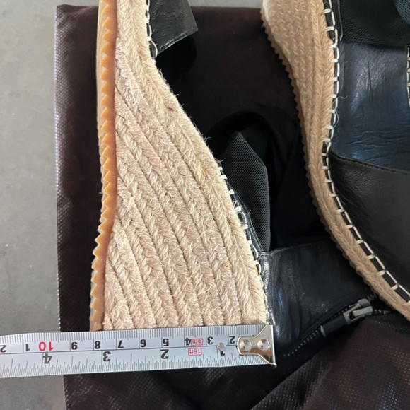 Eileen Fisher espadrille closed toe wedge - Picture 5 of 5